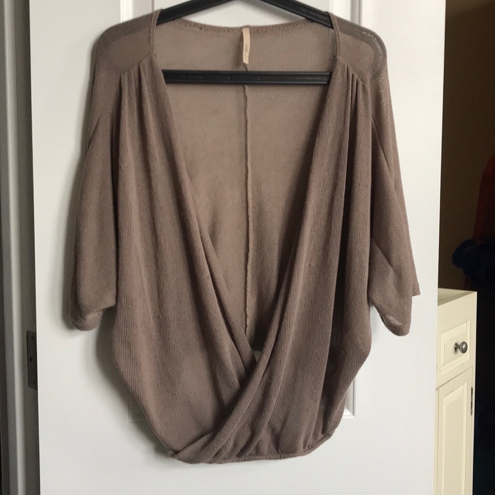 Bella D small top
